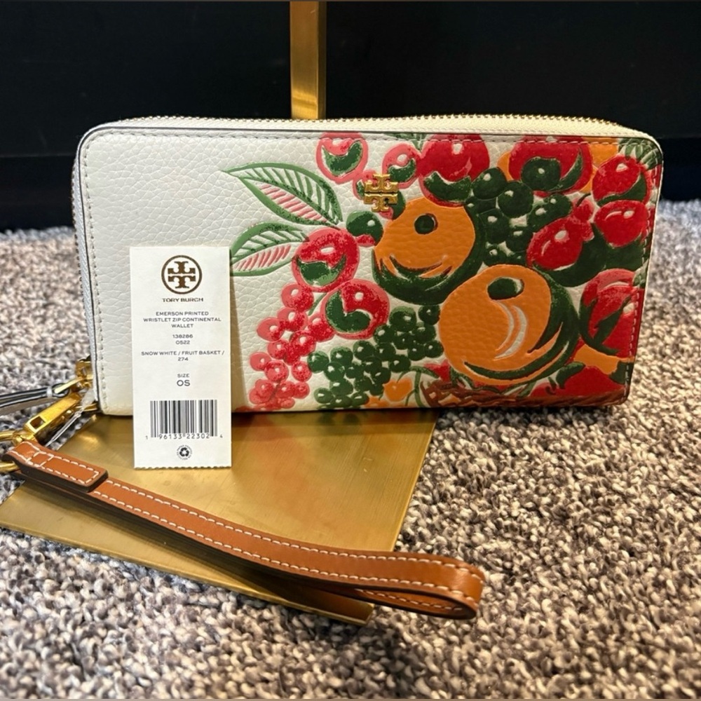 TORY BURCH Emerson Printed Fruit Basket Leather Wristlet Wallet - Picture 11 of 13